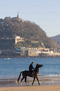 09JHJ_0006-Jinete. Playa de Ondarreta, San Sebastian, Gipuzkoa, 