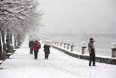 09JHJ_0017-Nieve en el Paseo de Francia, San Sebastian, Gipuzkoa