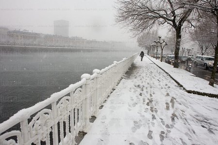 09JHJ_0040-Nieve en el Paseo de los Fueros, San Sebastian, Gipuz