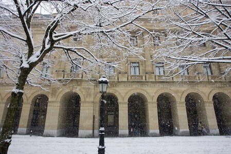 09JHJ_0043-Nieve en la Plaza de Gipuzkoa, San Sebastian, Gipuzko