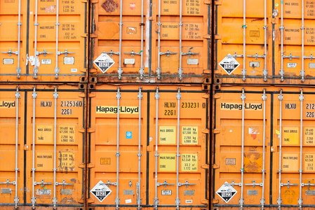 09PXE_169-Contenedores color ocre. Puerto de Bilbao, Bizkaia, Eu