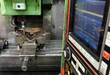 09PXE_625-Control númerico en una fábrica de Gipuzkoa, Euskadi