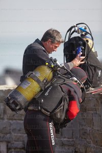011MDR_0515-Ertzainas buzos. Donostia, Gipuzkoa, Euskadi