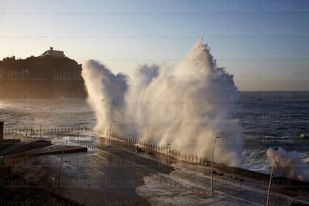 011MDR_0930-Olas Gigantes. Temporal Mar Cantábrico. San Sebasti