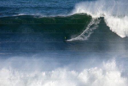 011MDR_0941-Asier Muniain. Surf. San Sebasti·n, Gipuzkoa, Euska