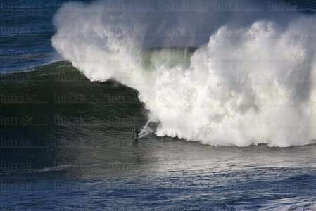 011MDR_0946-Asier Muniain. Surf. San Sebasti·n, Gipuzkoa, Euska