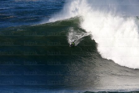 011MDR_0949-Asier Muniain. Surf. San Sebasti·n, Gipuzkoa, Euska