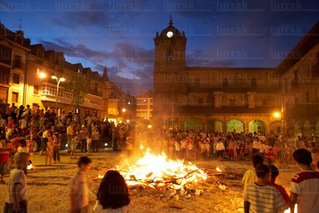 011PXE_0331-Hoguera de San Juan. Legazpia, Gipuzkoa, Euskadi
