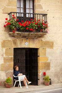 012MDR_0318-Mujer a la fresca. Bolibar, Bizkaia, Euskadi