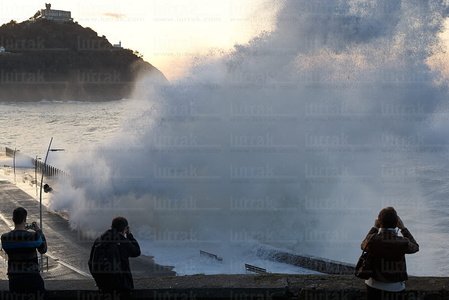 013MDR_0004-Temporal de Mar, San Sebastián, Gipuzkoa, Euskadi