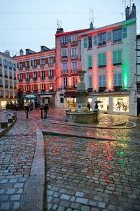 013PXE_668-Plaza Pasteur. Bayona, Lapurdi, Francia