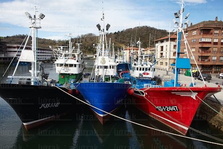 09526-Pesqueros-Amarrados-Orio-Gipuzkoa-Euskadi