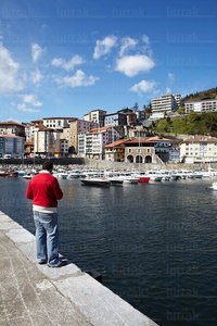 09546-Hombre-Puerto-Mutriku-Gipuzkoa-Euskadi