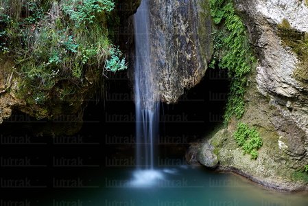 09888-Cascada de Aguaque. Río Sabando. Antoñana, Alava, Euskad