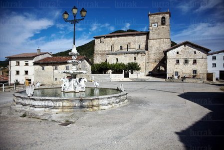 09902-Plaza del Pueblo, Kontrasta, Alava, Euskadi