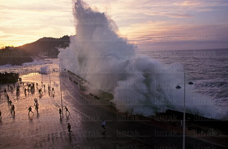 00613-Olas Gigantes. Temporal Mar Cantábrico. San Sebastián, G