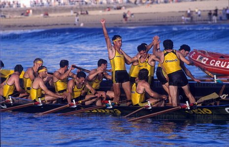 00728-Traineras-Orio-Bandera-La-Concha-san-Sebastian-Euskadi