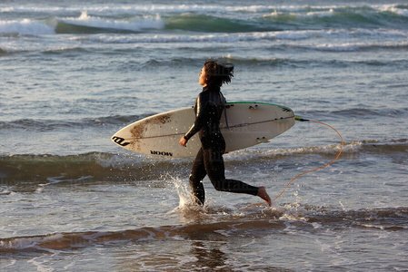 10935-Surfista-Playa-Zurriola-San-Sebastián-Gipukoa-Euskadi
