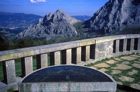 01276-Peña-Axtxiki-Urkiola-Bizkaia-Euskadi