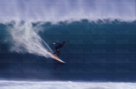 01801-Surfista-Movimiento-San-Sebastian-Gipuzkoa-Euskadi