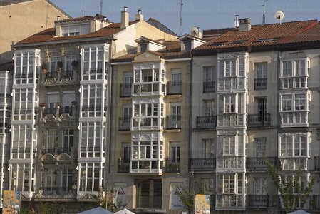 02074-Balconadas-Plaza-Virgen-Blanca-Vitoria-Araba-Euskadi