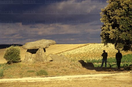 02187-Dolmen de la Chabola de la Hechicera, Elvillar, Alava, Eus