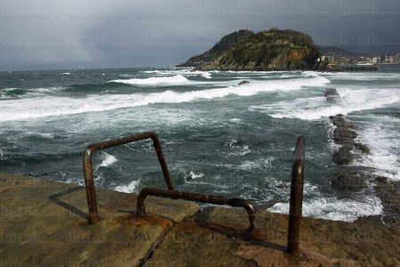 02558-Bahía-La-Concha-Oleaje-San-Sebastián-Gipuzkoa-Euskadi