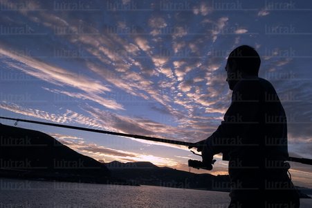 02699-Silueta-Pescador-Zumaia-Gipuzkoa-Euskadi