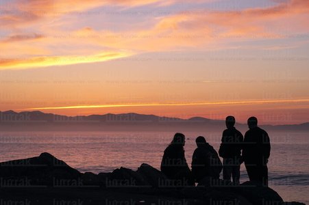 02753-Siluetas-Atardecer-Costa.Euskadi