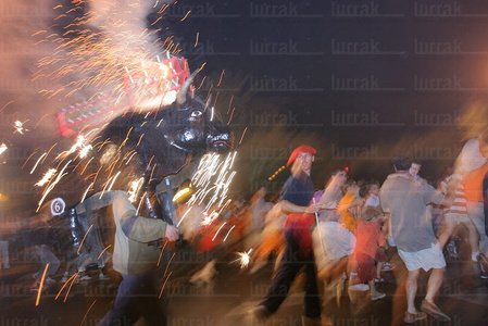 02775-Toro--Fuego-Fiestas-San-Sebastian-Gipuzkoa-Euskadi