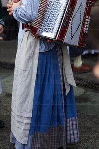 03423-Acordeón-Traje-Casera-Desfile-Olentzero-San-Sebastián-Gi