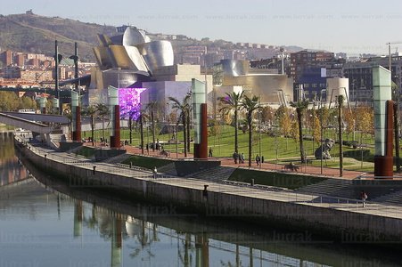 03542-Ría-Abandoibarra-Bilbao-Euskadi