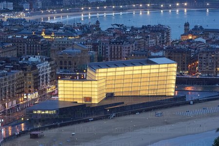 03628-Palacio-Kursaal-Iluminado-Playa-San-Sebastián-Gipuzkoa-Eu