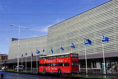 03742-Bus-Turístico-Palacio-Kursaal-San-Sebastián-Gipuzkoa-Eus