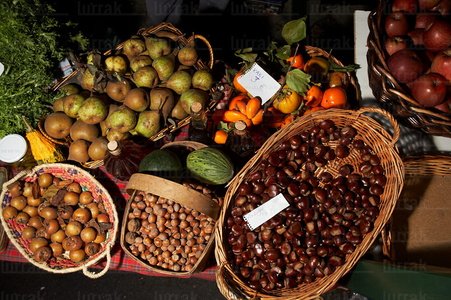 04124-Bodegón-Alimentos-Cestos-Feria-Gernika-Bizkaia-Euskadi