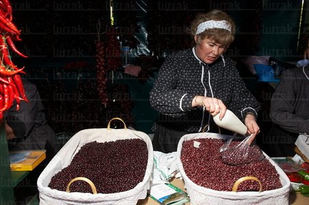 04135-Baserritarra-Alubias-Feria-Gernika-Bizkaia-Euskadi