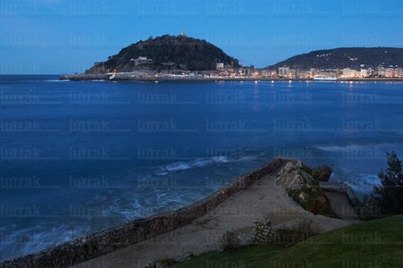 04142-Anochece-Bahía-La-Concha-San-Sebastián-Gipuzkoa-Euskadi