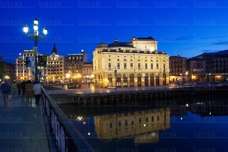 04151-Anochece Teatro Arriaga Bilbao Bizkaia Euskadi