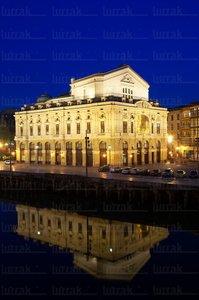 04153-Vertical Anochece Teatro Arriaga Bilbao Bizkaia Euskadi