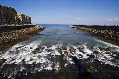 04179-Baja-Marea-Río-Urumea-San-Sebastián-Gipuzkoa-Euskadi