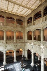04324-Vertical-Patio-Interior-Palacio-Bendaña-Vitoria-Álava-Eu