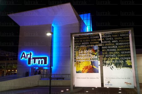 04357-Noche-Exterior-Artium-Vitoria-Álava-Euskadi