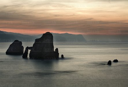 04533-Peñas-San-Juan-Gaztelugatxe-Bizkaia-Euskadi