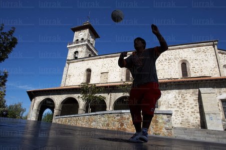 05039-Jugando-Futbol-Amurrio-Álava