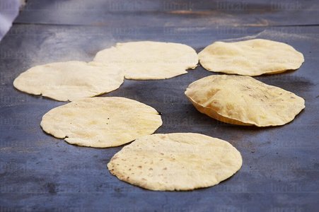 05409-Haciendo Talos. Legazpia, Gipuzkoa, Euskadi