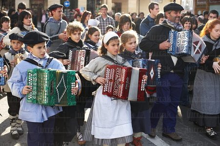 05423-Trikitixas. Astotxo Eguna, Lazkao, Gipuzkoa, Euskadi