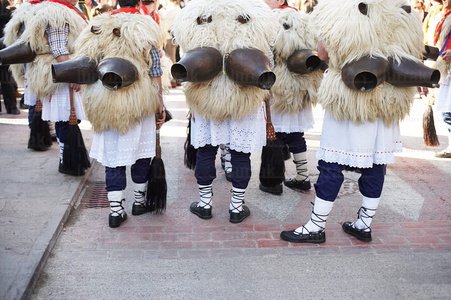 06388-Cencerros de los Zanpantzar. Carnavales de Ituren. Navarra