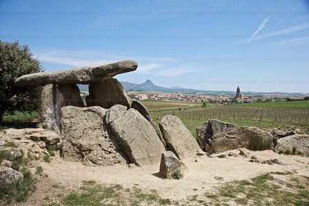 06472-Dolmen de la Chabola de la Hechicera, Elvillar, Alava, Eus