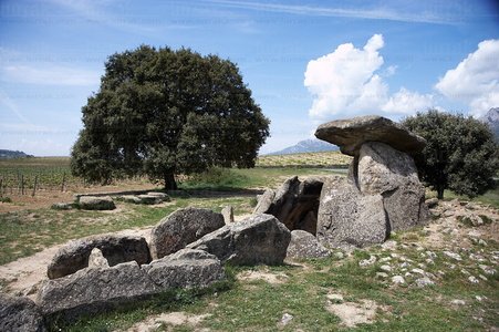 06475-Dolmen de la Chabola de la Hechicera, Elvillar, Alava, Eus