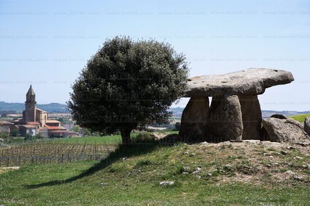 06477-Dolmen de la Chabola de la Hechicera, Elvillar, Alava, Eus